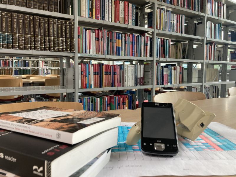 Baner_nieczynna_biblioteka_8w